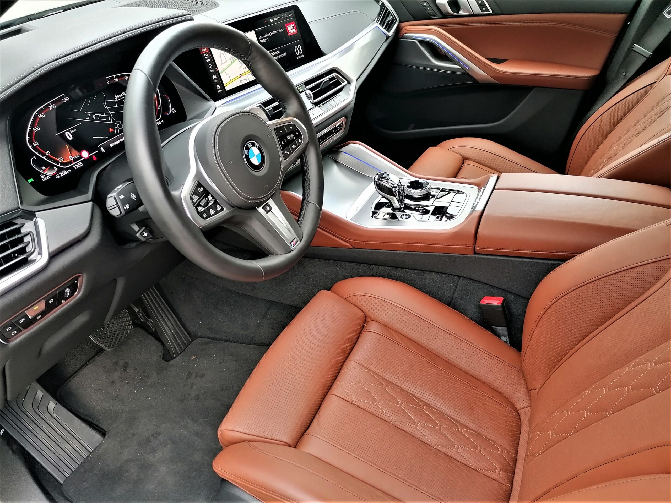 BMW X6 40d xDrive Mpaket | předváděcí auto | skladem | šedá metalíza | online nákup | online prodej | super cena | autoibuy.com